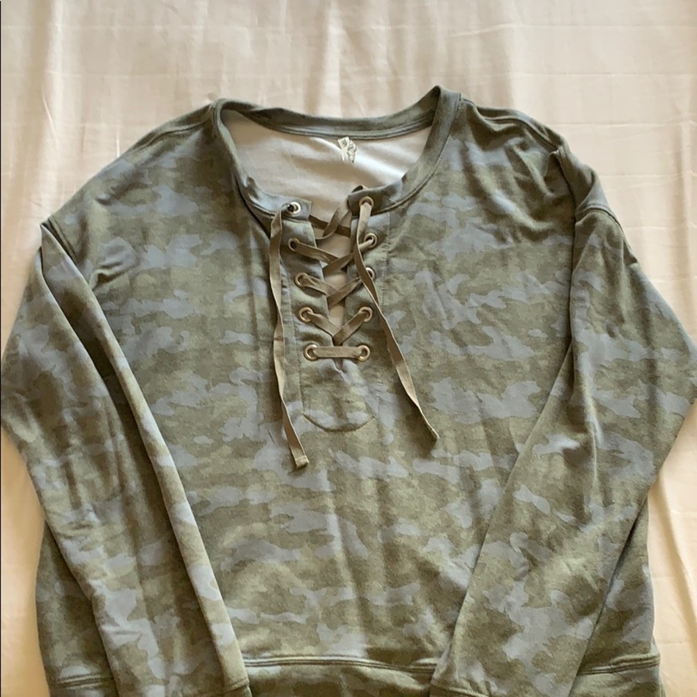 Camo sweatshirt